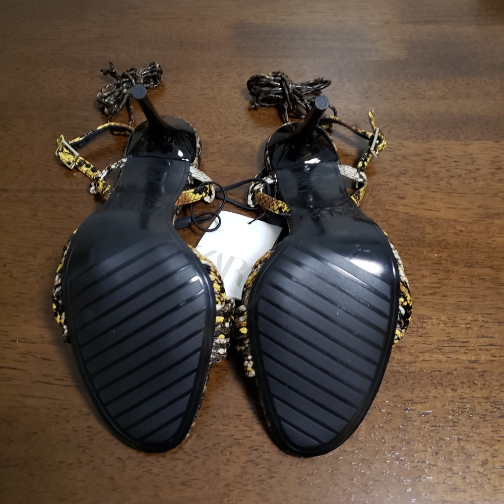 Women shoes - Picture 8 of 8